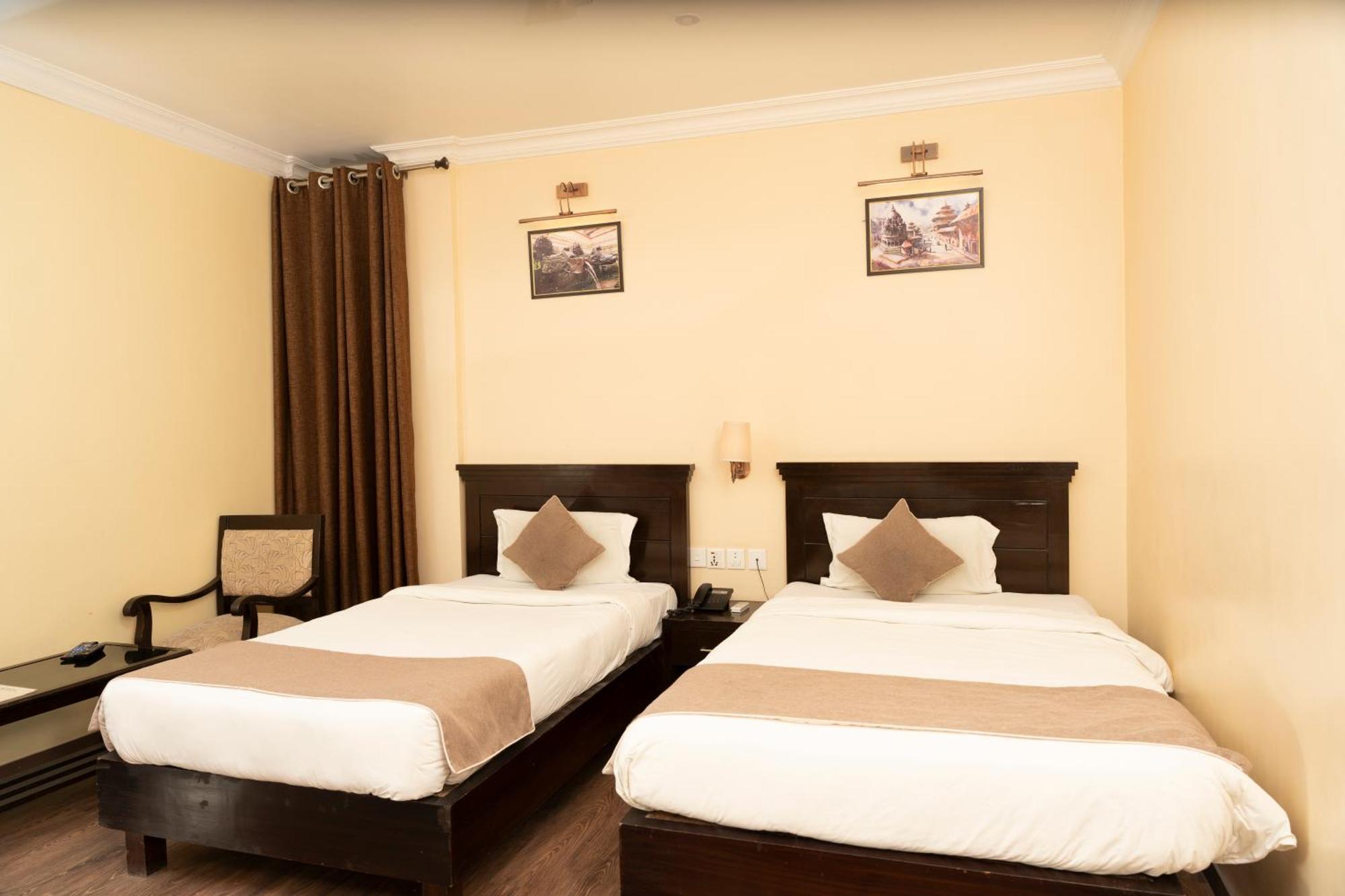 Hotel Maden Inn Itahari Esterno foto