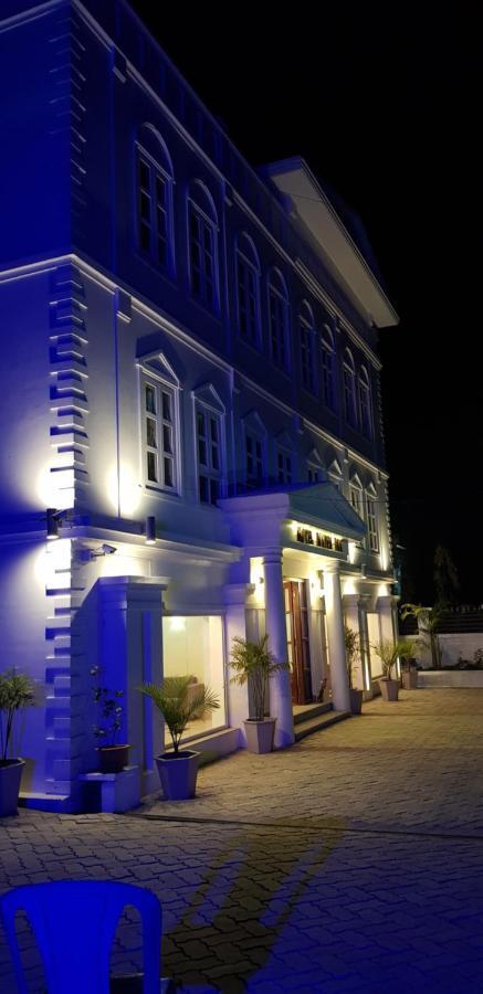 Hotel Maden Inn Itahari Esterno foto